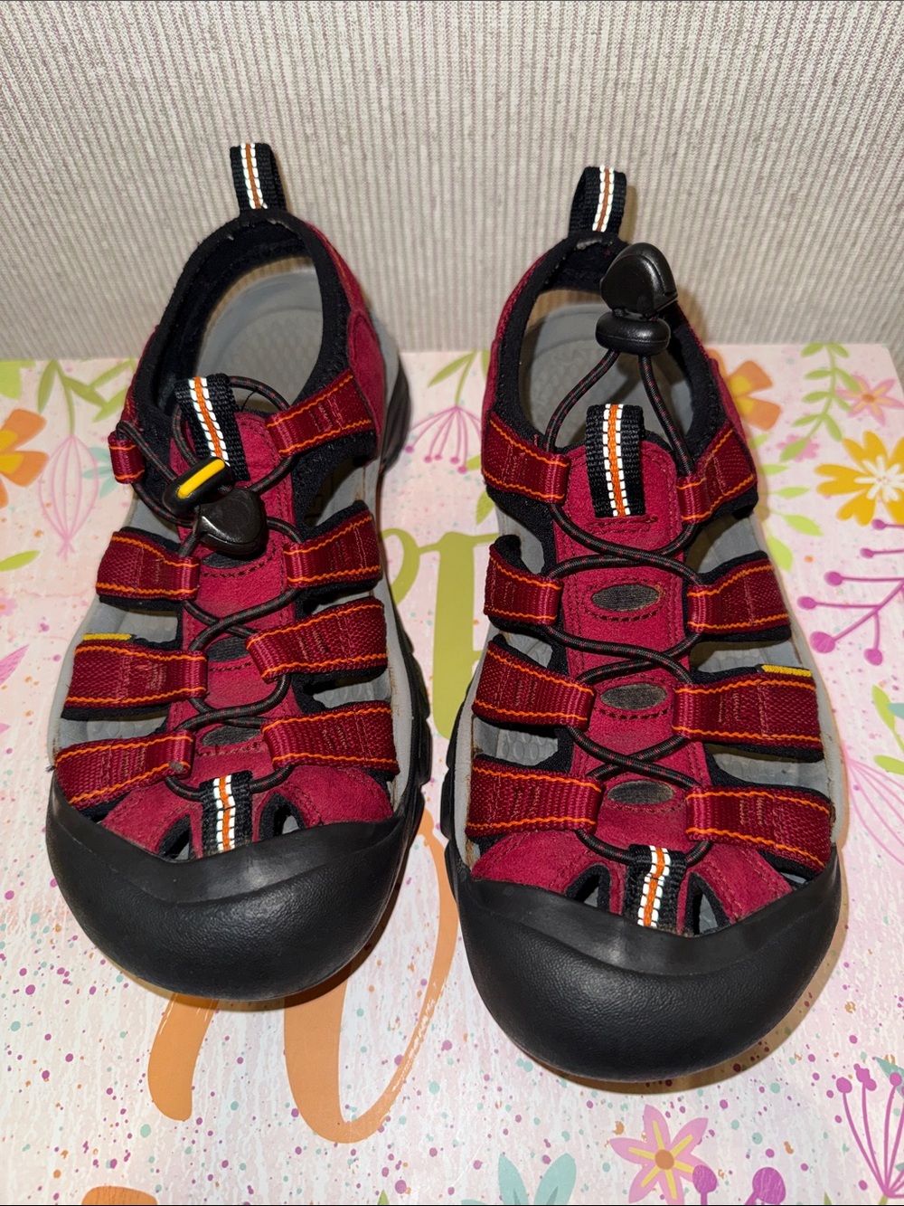 Kids Keen Red Closed-Toe Outdoor Sandals - Picture 4 of 9